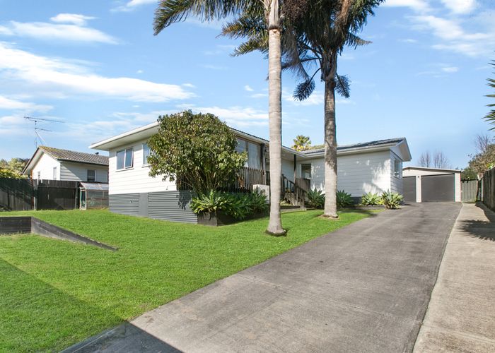  at 4 Katrina Place, Massey, Auckland