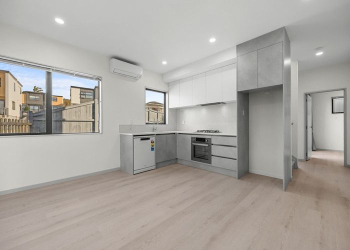  at 14A & B Grove Lane, Pakuranga Heights, Manukau City, Auckland
