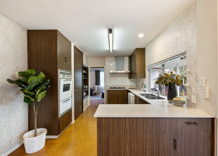  at 10 Dunrobin Place, Avonhead, Christchurch City, Canterbury