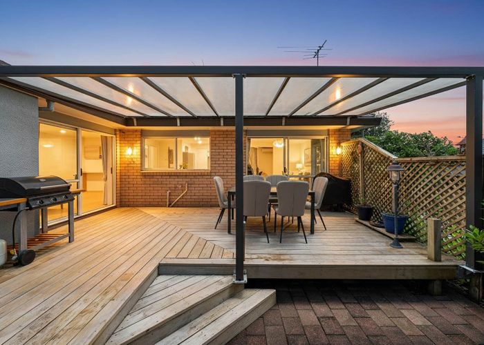  at 18 Amberwood Drive, Northpark, Manukau City, Auckland