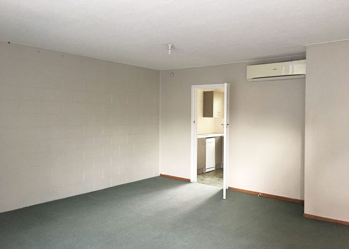  at 2/206 River Road, Claudelands, Hamilton, Waikato