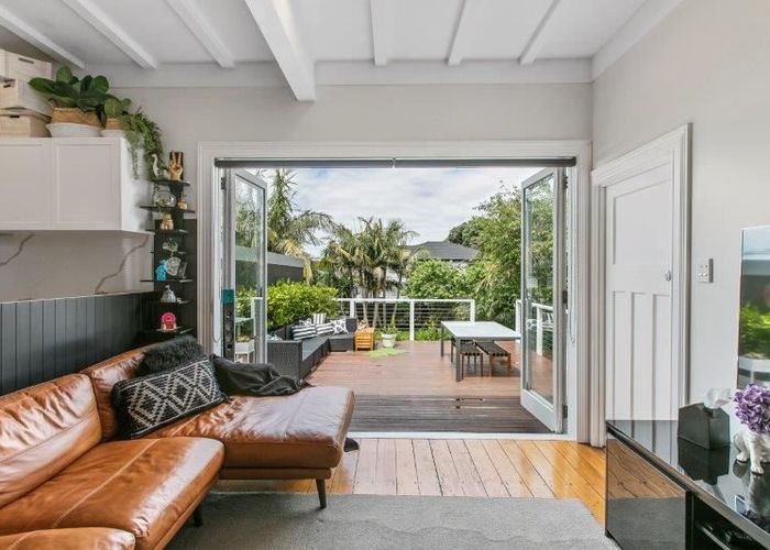  at 10 Lambeth Road, Mount Eden, Auckland