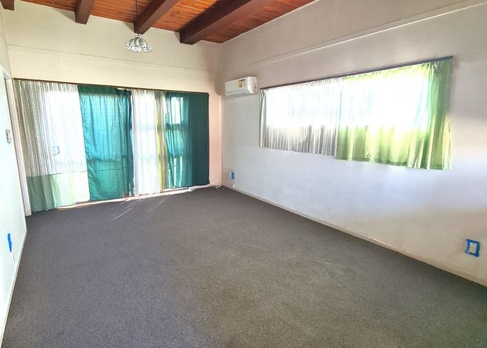  at 713A East Coast Road, Browns Bay, North Shore City, Auckland