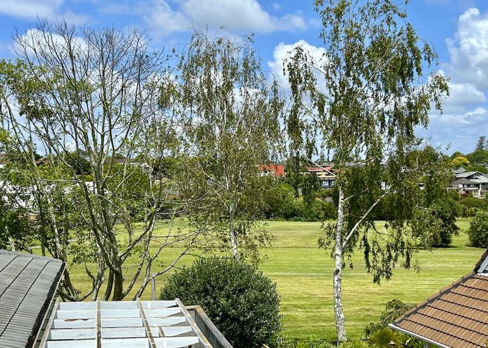  at 2/97 Prince Regent Drive, Half Moon Bay, Auckland