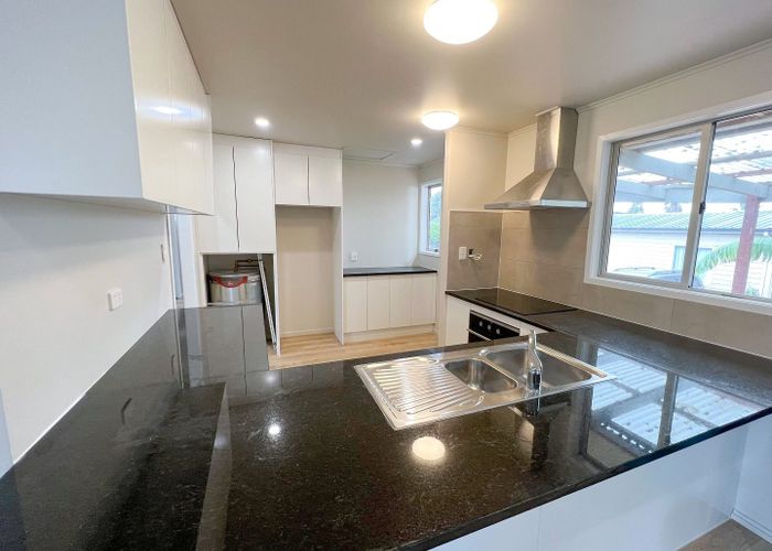  at 92 Bruce McLaren Road, Henderson, Waitakere City, Auckland