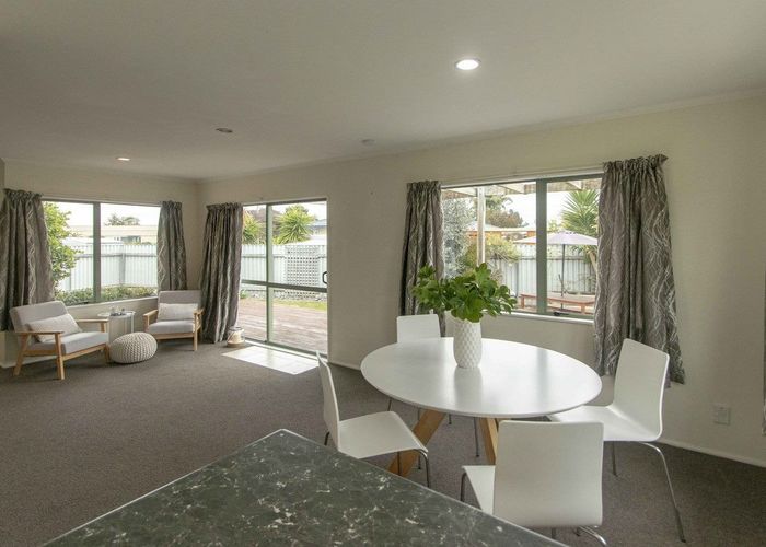  at 527 Main North Road, Bay View, Napier