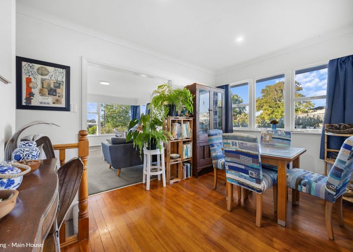  at 14 Sherwood Avenue, Te Atatu South, Waitakere City, Auckland