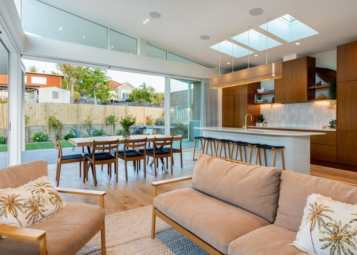  at 5 Seaton Road, Murrays Bay, North Shore City, Auckland
