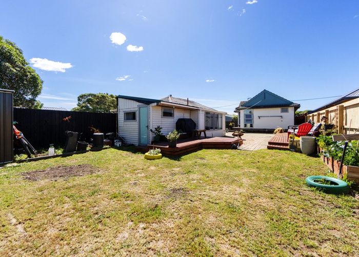  at 281 Marine Parade, New Brighton, Christchurch City, Canterbury