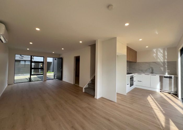  at 4/15 Oakland Avenue , Papatoetoe, Manukau City, Auckland