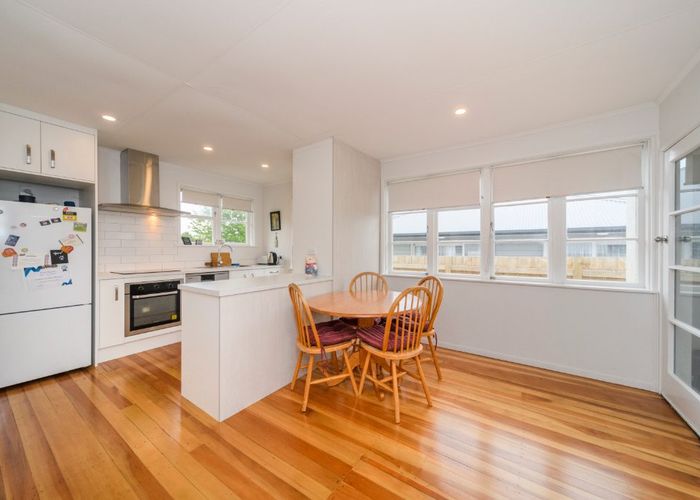  at 2 Forth Terrace, Roslyn, Palmerston North