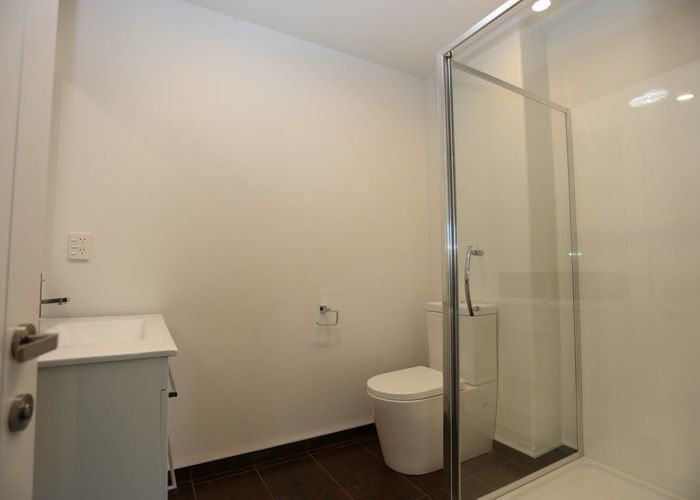  at 2/215 Peterborough Street, City Centre, Christchurch City, Canterbury