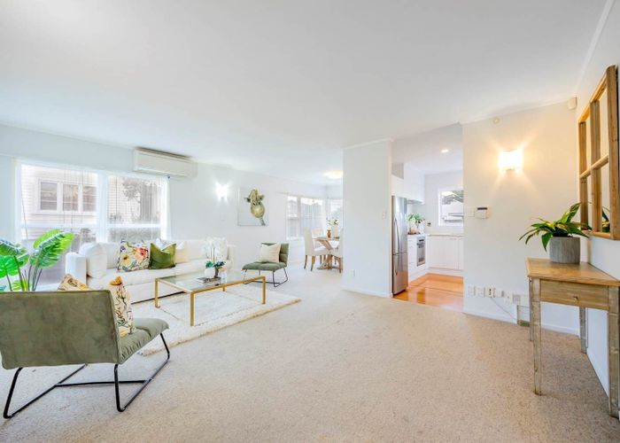  at 2/6 Northcote Road, Takapuna, Auckland
