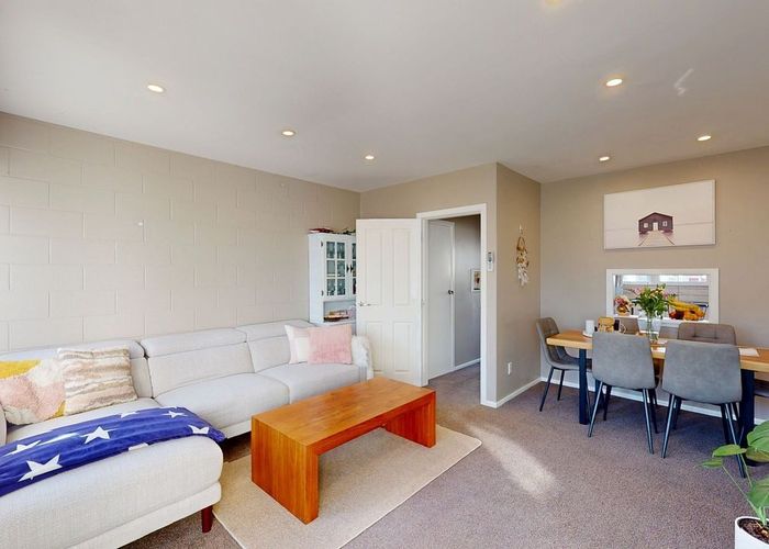  at 2/6 Keys Street, Elderslea, Upper Hutt, Wellington