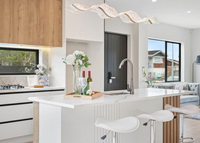  at 10 Baringa Place, Botany Downs, Auckland