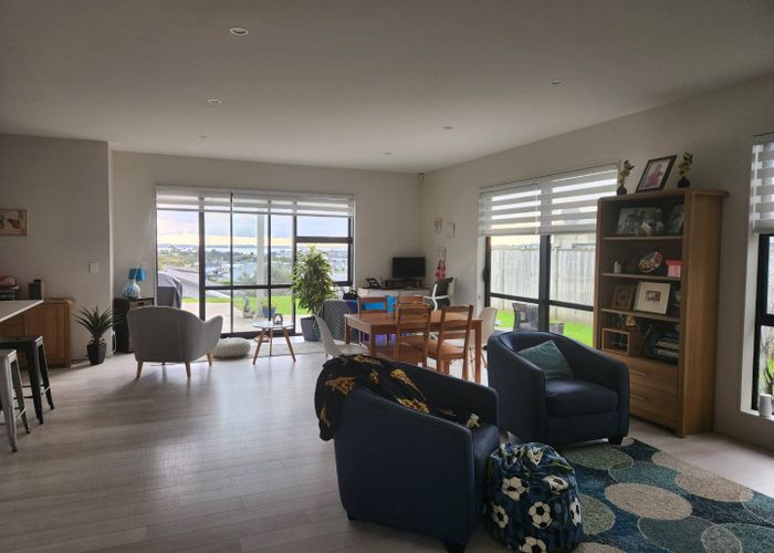  at 12 Mahutonga Ave, Beachlands, Manukau City, Auckland