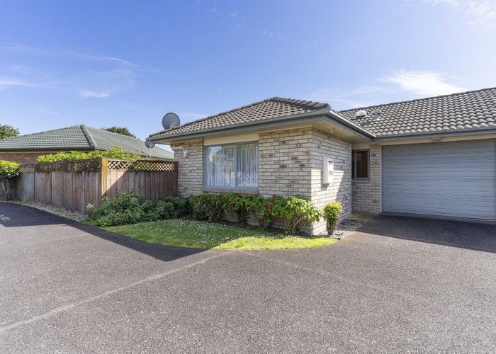  at 2/16 Montilla Place, Manurewa, Auckland