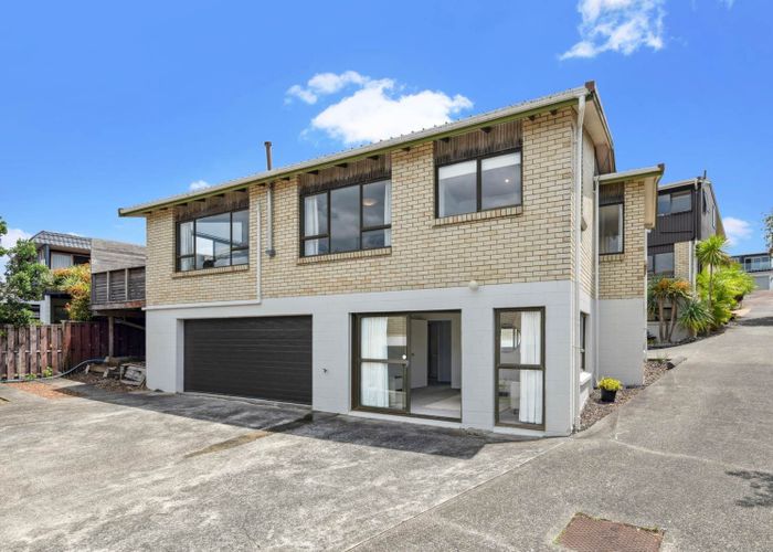  at 2/2 Marama Street, Castor Bay, Auckland