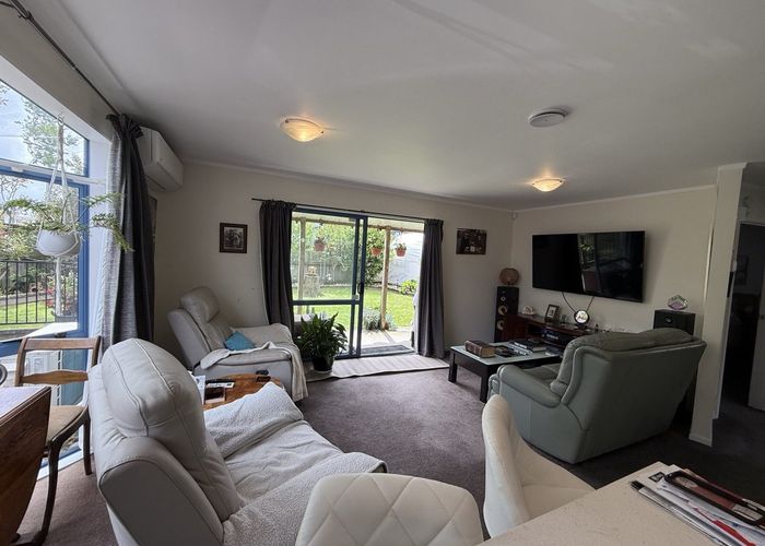  at 2a Parma Place, Henderson, Waitakere City, Auckland