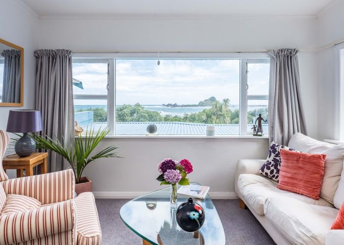  at 190 The Esplanade, Island Bay, Wellington