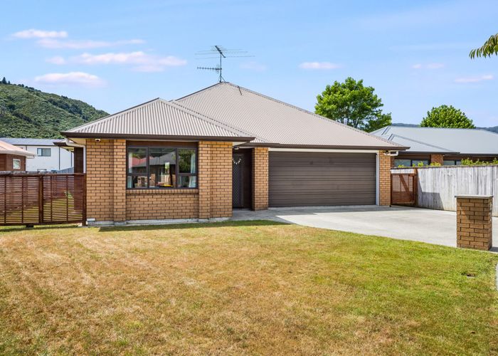  at 13 Woodland Grove, Wainuiomata, Lower Hutt