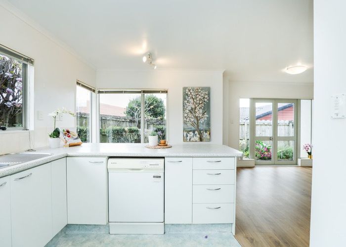  at 11 Amherst Place, Albany, Auckland