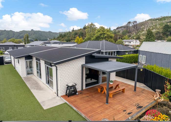  at 14 Passchendaele Grove, Trentham, Upper Hutt