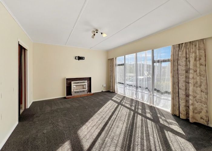  at 27 Wainuiomata Road, Wainuiomata, Lower Hutt, Wellington