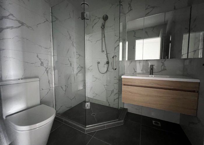  at 6/21 Divich Avenue, Te Atatu South, Waitakere City, Auckland