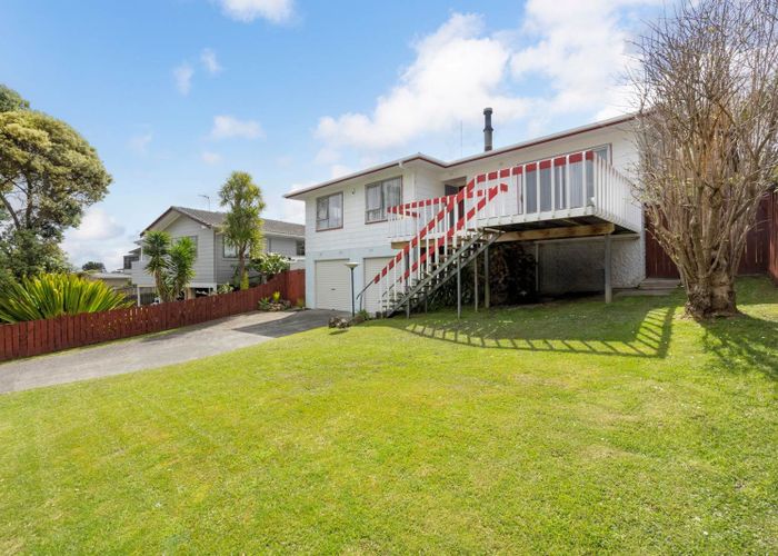  at 15 Longreach Drive, Sunnyvale, Waitakere City, Auckland