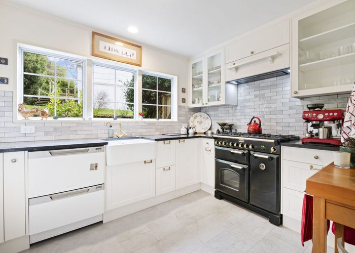  at 32A Corunna Road, Milford, Auckland