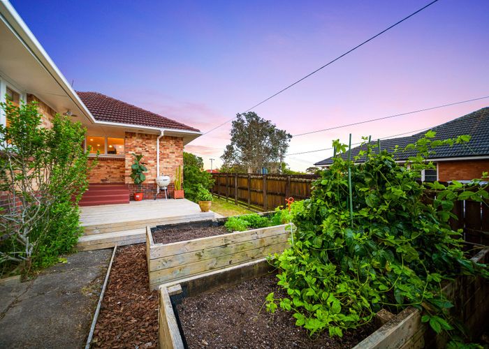  at 110 Rosier Road, Glen Eden, Waitakere City, Auckland