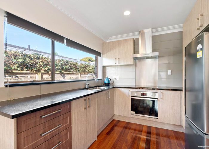  at 4/3 Matai Road, Greenlane, Auckland