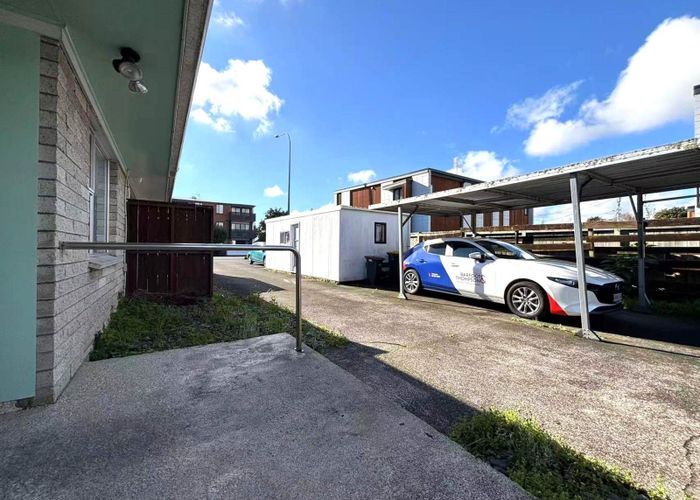 at 2/127 St George Street, Papatoetoe, Auckland
