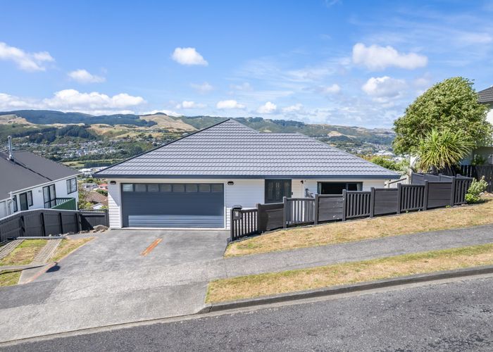  at 11 Chastudon Place, Tawa, Wellington