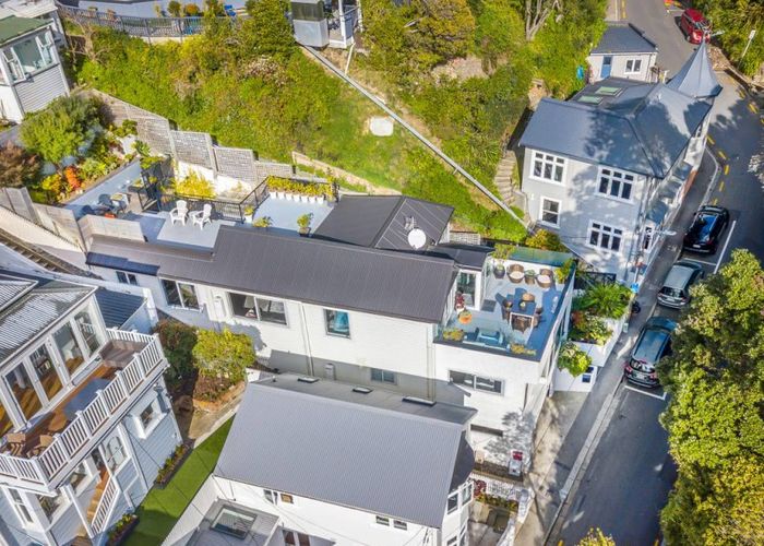  at 17 Hay Street, Oriental Bay, Wellington