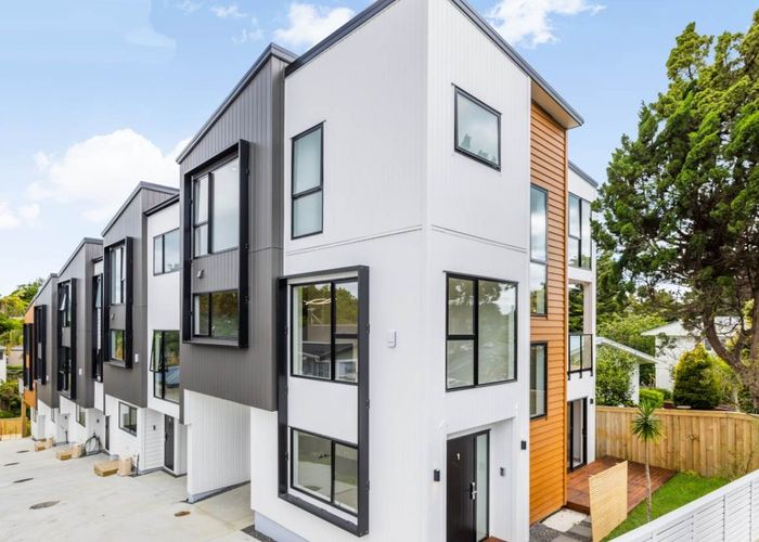  at 12A Angelo Avenue, Howick, Auckland