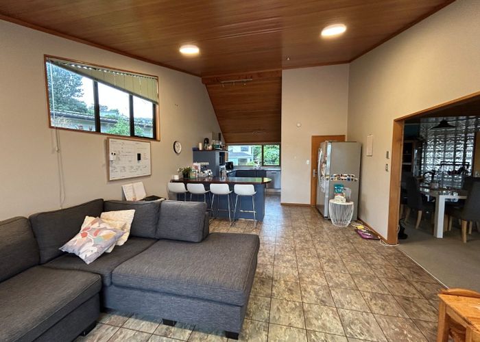  at 16 Trevor Terrace, Paremata, Porirua, Wellington