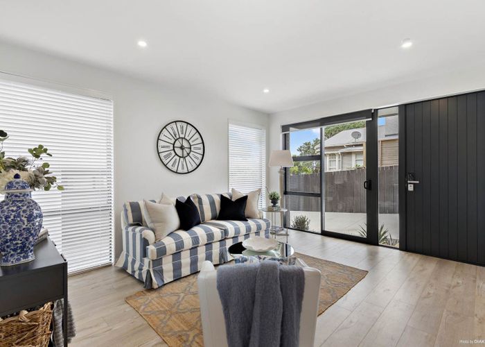  at 2/20 Mountain Road, Mount Wellington, Auckland City, Auckland