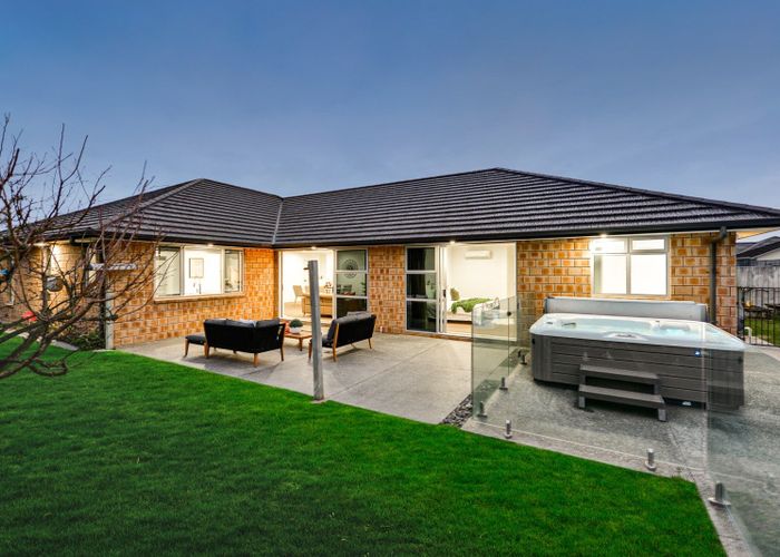  at 15 Brad Avenue, Flagstaff, Hamilton