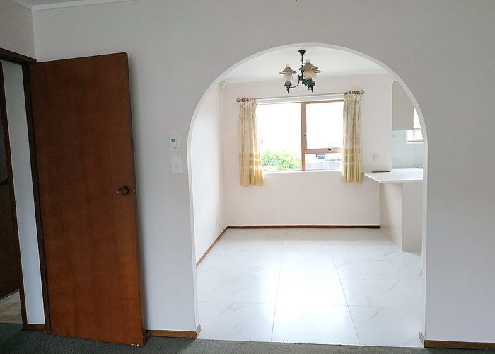  at 2/8 Aberfeldy Ave, Highland Park, Manukau City, Auckland