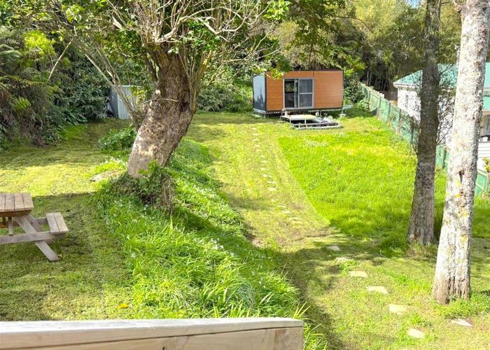  at 8 Limmer Place, Browns Bay, North Shore City, Auckland