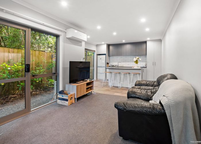  at 1/10 Gazeley Avenue, Silverdale, Hamilton