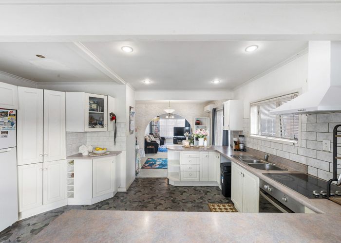  at 28 Atkinson Avenue, Papatoetoe, Manukau City, Auckland