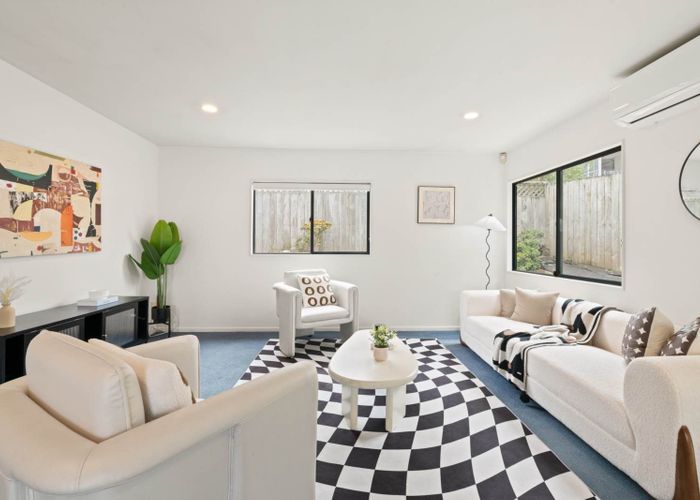  at 2/95 Sylvan Avenue, Northcote, North Shore City, Auckland