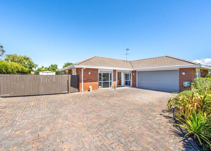  at 21 Jan Higgins Place, Golflands, Auckland