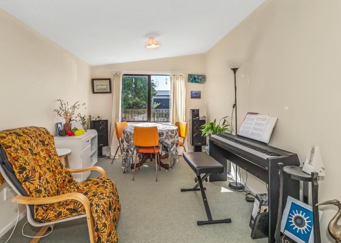  at 32 Muapoko Street, Himatangi Beach