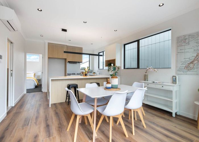  at 4/31 Hill Crescent, New Lynn, Waitakere City, Auckland