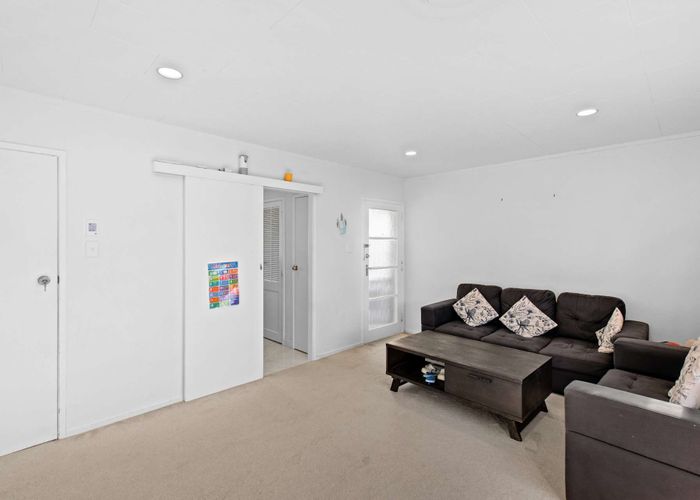  at 5/3204 Great North Road, New Lynn, Waitakere City, Auckland