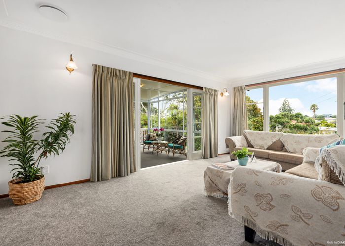  at 17 Endeavour Street, Blockhouse Bay, Auckland